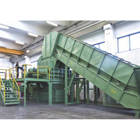 4 hřídelový drtič 2x55kW + 2x75kW, elektrický pohon, kapacita  do 3