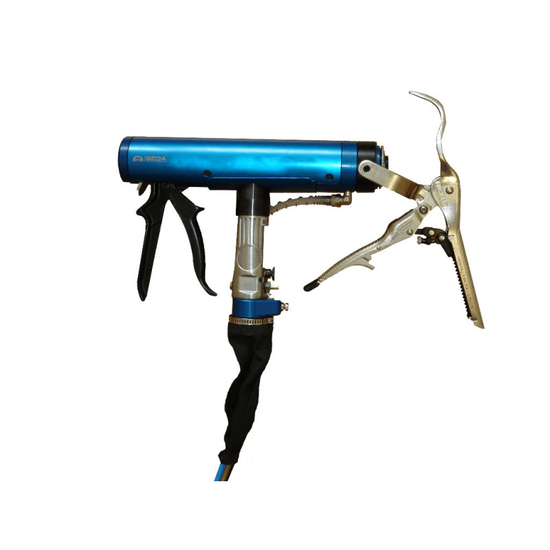 Suction of silencer oil