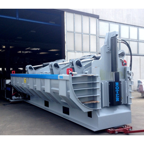 Lis (6 m box) s dieselovým motorem a dálkovým ovládáním