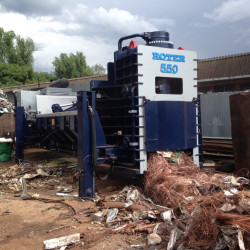 Nůžky na balíky 550 tun (5 m korba) s dieselovým mot. a dál. ovl.